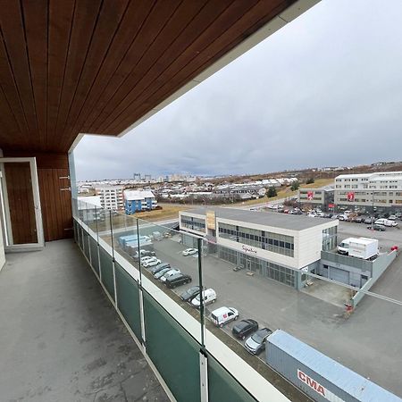 Modern And Spacious 3 Bedroom Apartment In Kopavogur Reykjavik Bagian luar foto