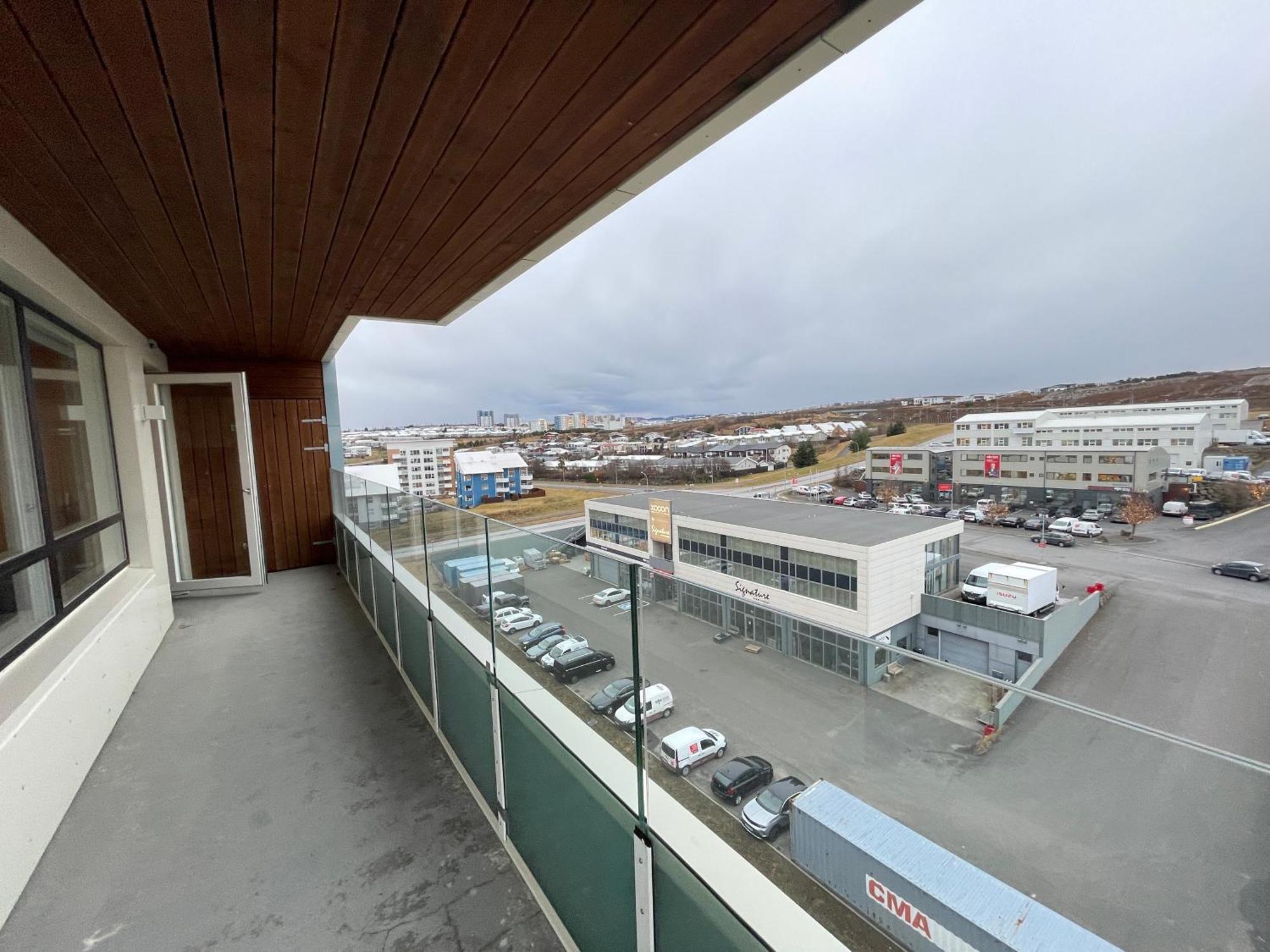 Modern And Spacious 3 Bedroom Apartment In Kopavogur Reykjavik Bagian luar foto