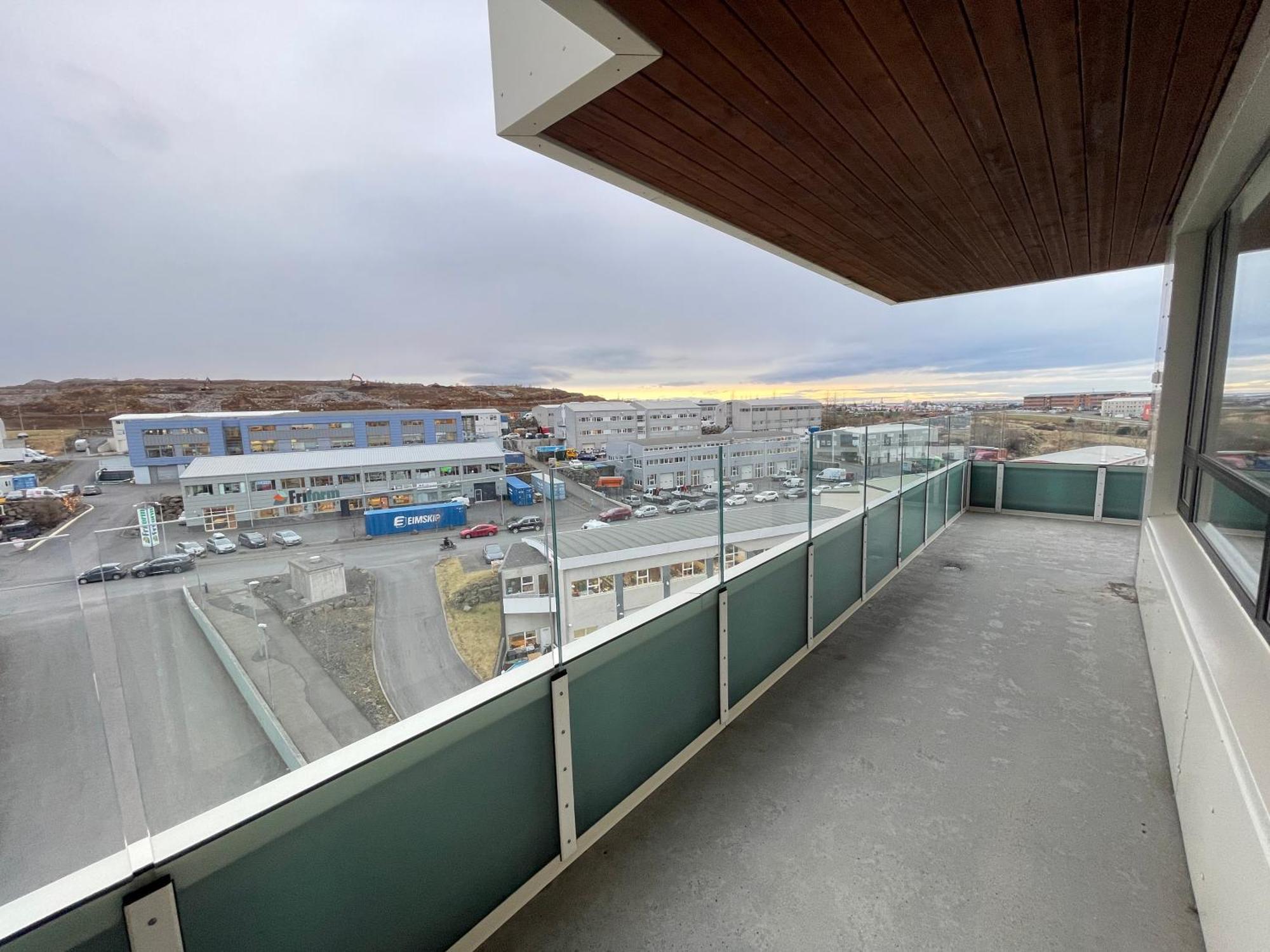 Modern And Spacious 3 Bedroom Apartment In Kopavogur Reykjavik Bagian luar foto